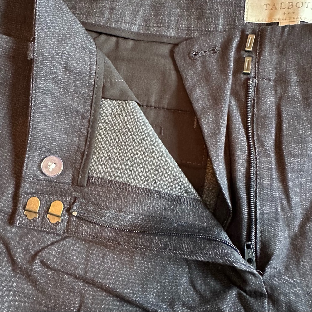 Talbots NWT Chambray Bermuda Shorts Size 14 - Picture 8 of 12